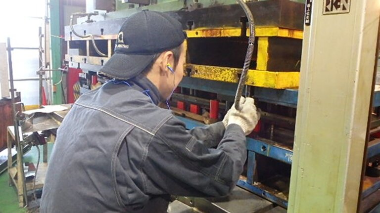 【私たちの仕事】部品の良し悪しを見極める目を磨き、高品質の金属製品をお客様に届ける。