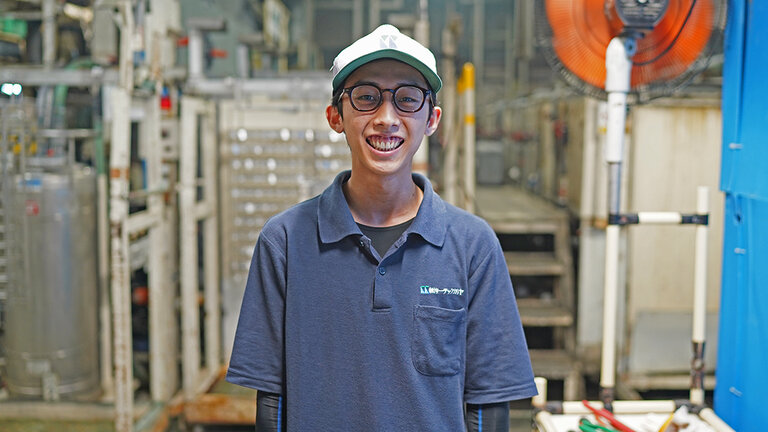 【私たちの仕事】文系出身でも、安心して生産技術職のノウハウを身につけられる職場。