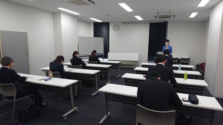 株式会社アルファクルーズ